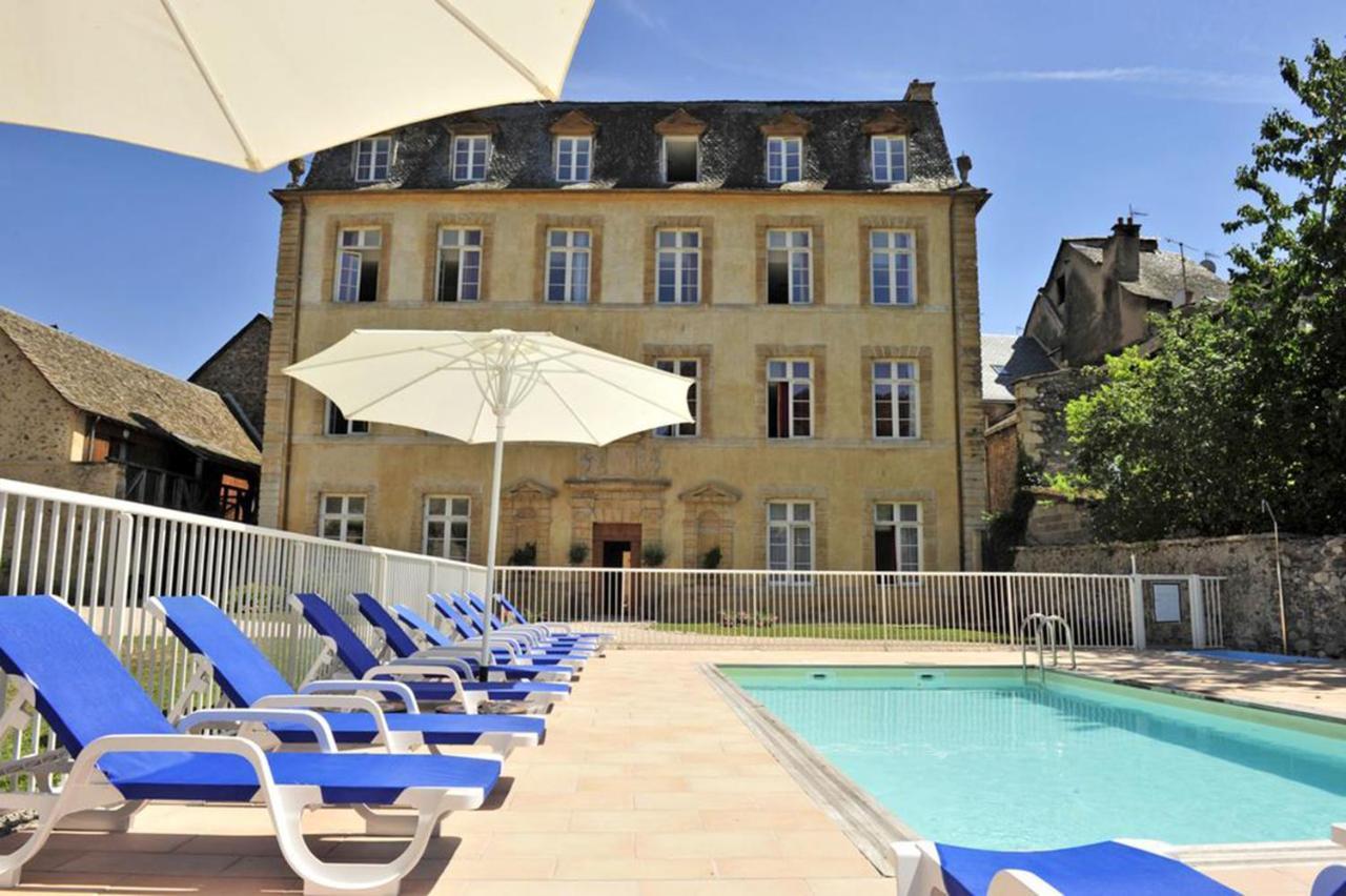 Chateau Ricard Saint-Geniez-dʼOlt Екстериор снимка