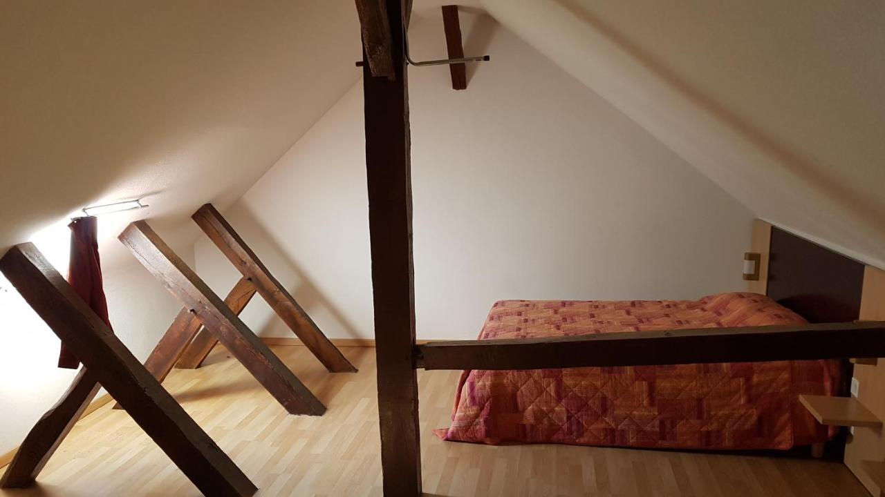 Chateau Ricard Saint-Geniez-dʼOlt Екстериор снимка